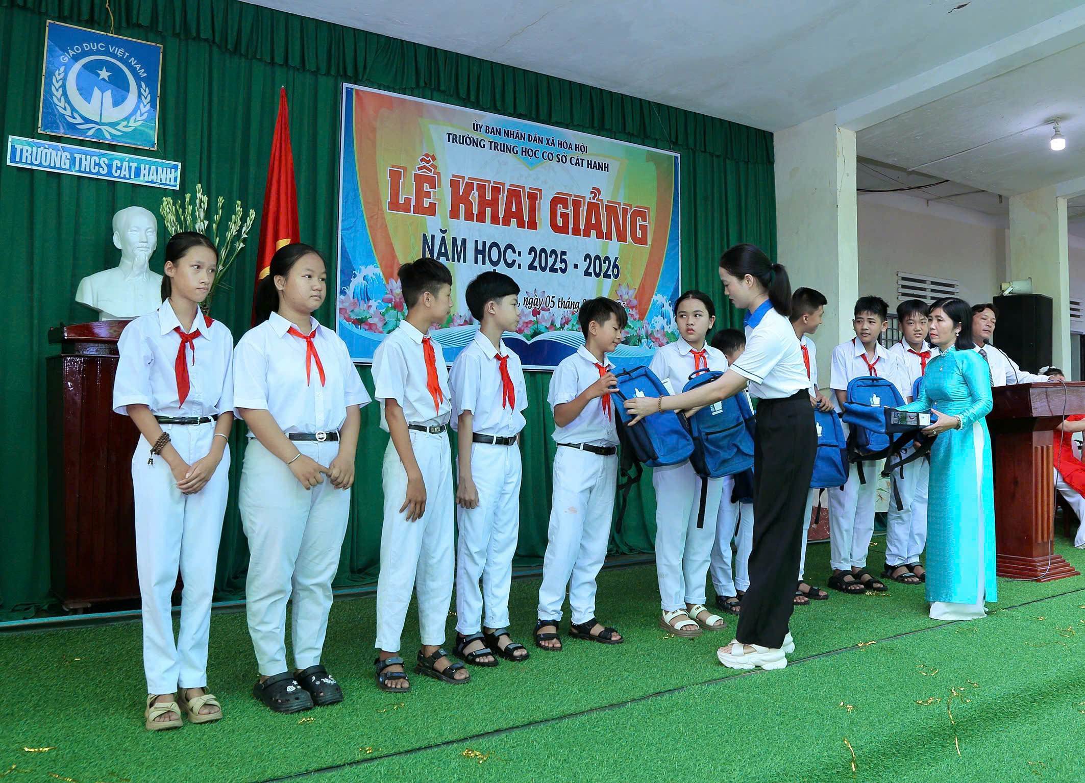 Xưởng may balo từ thiện